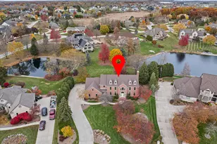 9254 W Wyndham Hills Ct, Franklin, WI 53132 - Photo 3