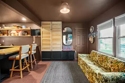 723 W Riverview Dr, Glendale, WI 53209 - Photo 9