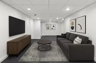 723 W Riverview Dr, Glendale, WI 53209 - Photo 17