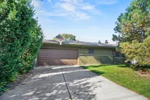 723 W Riverview Dr, Glendale, WI 53209 - Photo 23