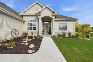 842 Medina Dr, Mukwonago, WI 53149 - Photo 3