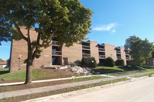 9002 W Lisbon Ave, Milwaukee, WI 53222 - Photo 3