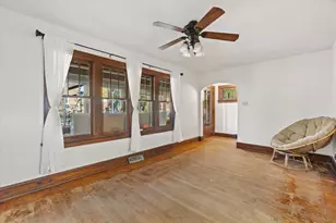 1504 S 71st St, West Allis, WI 53214 - Photo 7