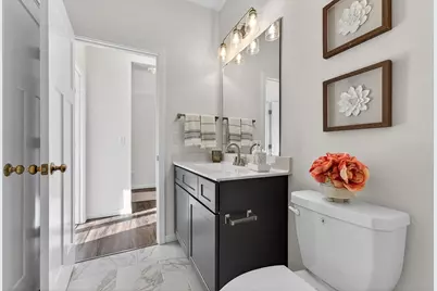 N67W25396  Vail Ln, Sussex, WI 53089 - Photo 11