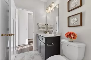 N67W25396 Vail Ln, Sussex, WI 53089 - Photo 11