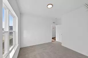 N67W25396 Vail Ln, Sussex, WI 53089 - Photo 9