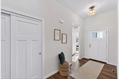 N67W25396  Vail Ln, Sussex, WI 53089 - Photo 5