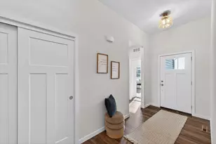 N67W25396 Vail Ln, Sussex, WI 53089 - Photo 5