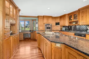 W243N7650 Hilltop Ct, Lisbon, WI 53089 - Photo 9