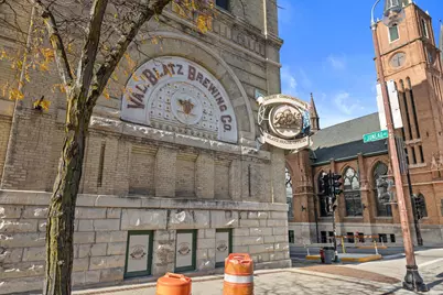 270 E Highland Ave #715, Milwaukee, WI 53202 - Photo 39