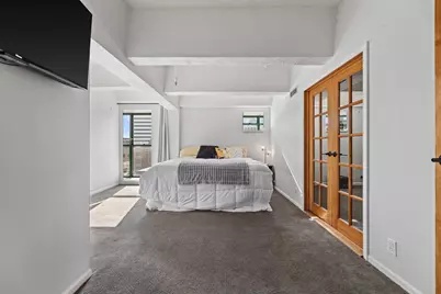 270 E Highland Ave #715, Milwaukee, WI 53202 - Photo 15