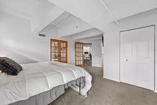 270 E Highland Ave, Milwaukee, WI 53202 - Photo 17