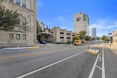 270 E Highland Ave #715, Milwaukee, WI 53202 - Photo 37