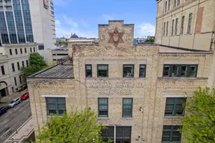 270 E Highland Ave, Milwaukee, WI 53202 - Photo 51