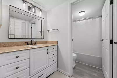 270 E Highland Ave #715, Milwaukee, WI 53202 - Photo 13