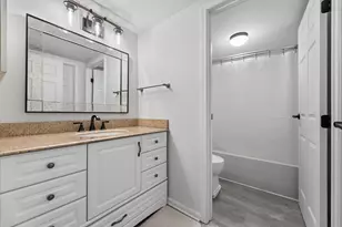 270 E Highland Ave, Milwaukee, WI 53202 - Photo 13