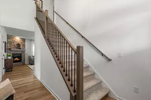 W251N2367 Valleyview Cir, Pewaukee, WI 53072 - Photo 17