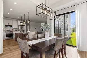 W251N2367 Valleyview Cir, Pewaukee, WI 53072 - Photo 7