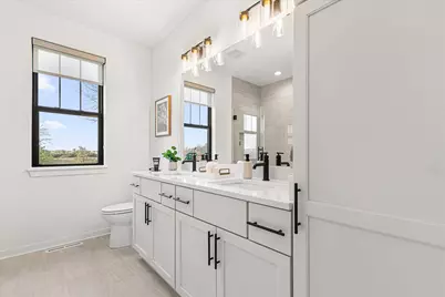 W251N2367  Valleyview Cir, Pewaukee, WI 53072 - Photo 15