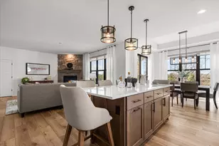 W251N2367 Valleyview Cir, Pewaukee, WI 53072 - Photo 5