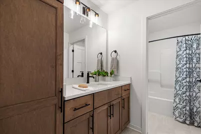 W251N2367  Valleyview Cir, Pewaukee, WI 53072 - Photo 25