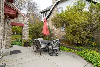 6110  Washington Cir, Wauwatosa, WI 53213 - Photo 31