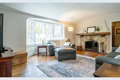 6110  Washington Cir, Wauwatosa, WI 53213 - Photo 7