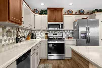 1025  Lauderdale -, Onalaska, WI 54650 - Photo 9