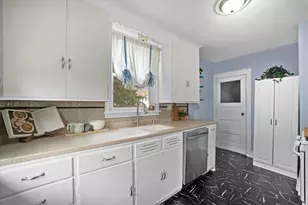 129 S West Ave, Waukesha, WI 53186 - Photo 13