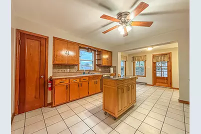 3723 S 18th St #3725, Milwaukee, WI 53221 - Photo 9