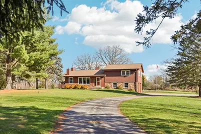 W398N8740  Amber Ln, Oconomowoc, WI 53036 - Photo 3