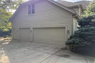 2340 Robbie Ct, Brookfield, WI 53005 - Photo 3