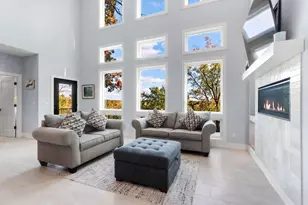 317 Crocus St, Delavan, WI 53191 - Photo 5