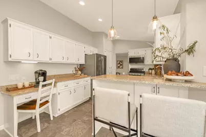 34352  Valley Rd, Delafield, WI 53066 - Photo 9