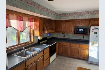 937 E Moreland Blvd, Waukesha, WI 53186 - Photo 5