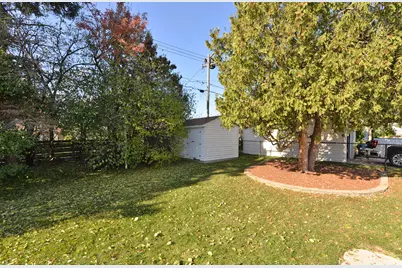 934  Illinois St, Racine, WI 53405 - Photo 25