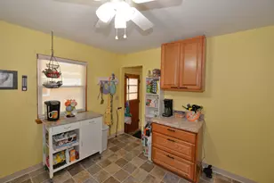 934 Illinois St, Racine, WI 53405 - Photo 13