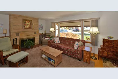 934  Illinois St, Racine, WI 53405 - Photo 3