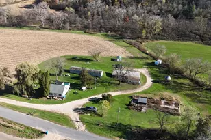 44467 Dakota Valley Dr, Dakota, MN 55925 - Photo 5