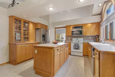 18710  Follett Dr, Brookfield, WI 53045 - Photo 15