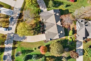 18710 Follett Dr, Brookfield, WI 53045 - Photo 5