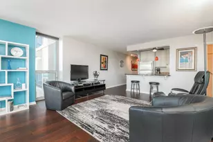 1660 N Prospect Ave, Milwaukee, WI 53202 - Photo 3