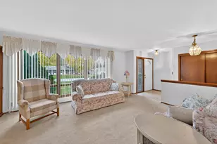 9497 N Maura Ln, Brown Deer, WI 53223 - Photo 7