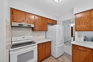 9497 N Maura Ln, Brown Deer, WI 53223 - Photo 9