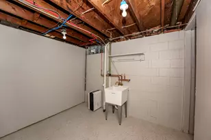 5613 W Congress St, Milwaukee, WI 53218 - Photo 33