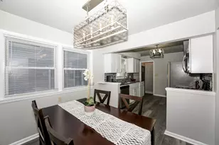 5613 W Congress St, Milwaukee, WI 53218 - Photo 9