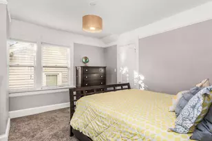 1764 N Astor St, Milwaukee, WI 53202 - Photo 13