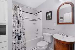 1764 N Astor St, Milwaukee, WI 53202 - Photo 15