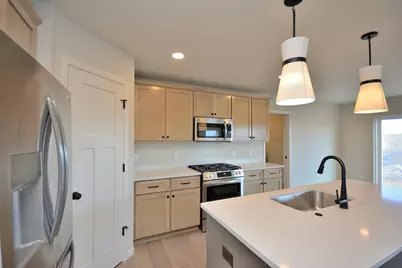 1187  Arrowood Cir, Oconomowoc, WI 53066 - Photo 11