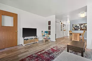 643 Meadow Ln, Burlington, WI 53105 - Photo 5